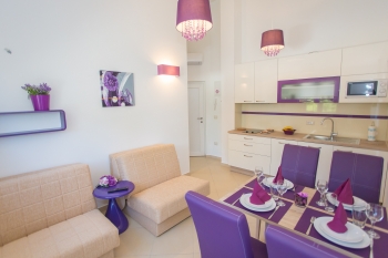 Villa Birikin Purple: